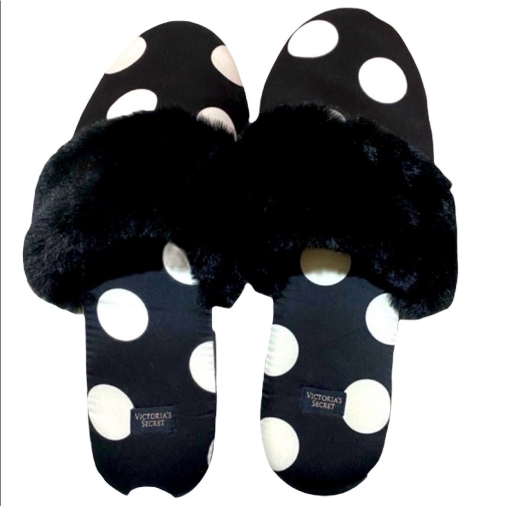 NWT’s Victoria Secret house slippers Black and White Medium
